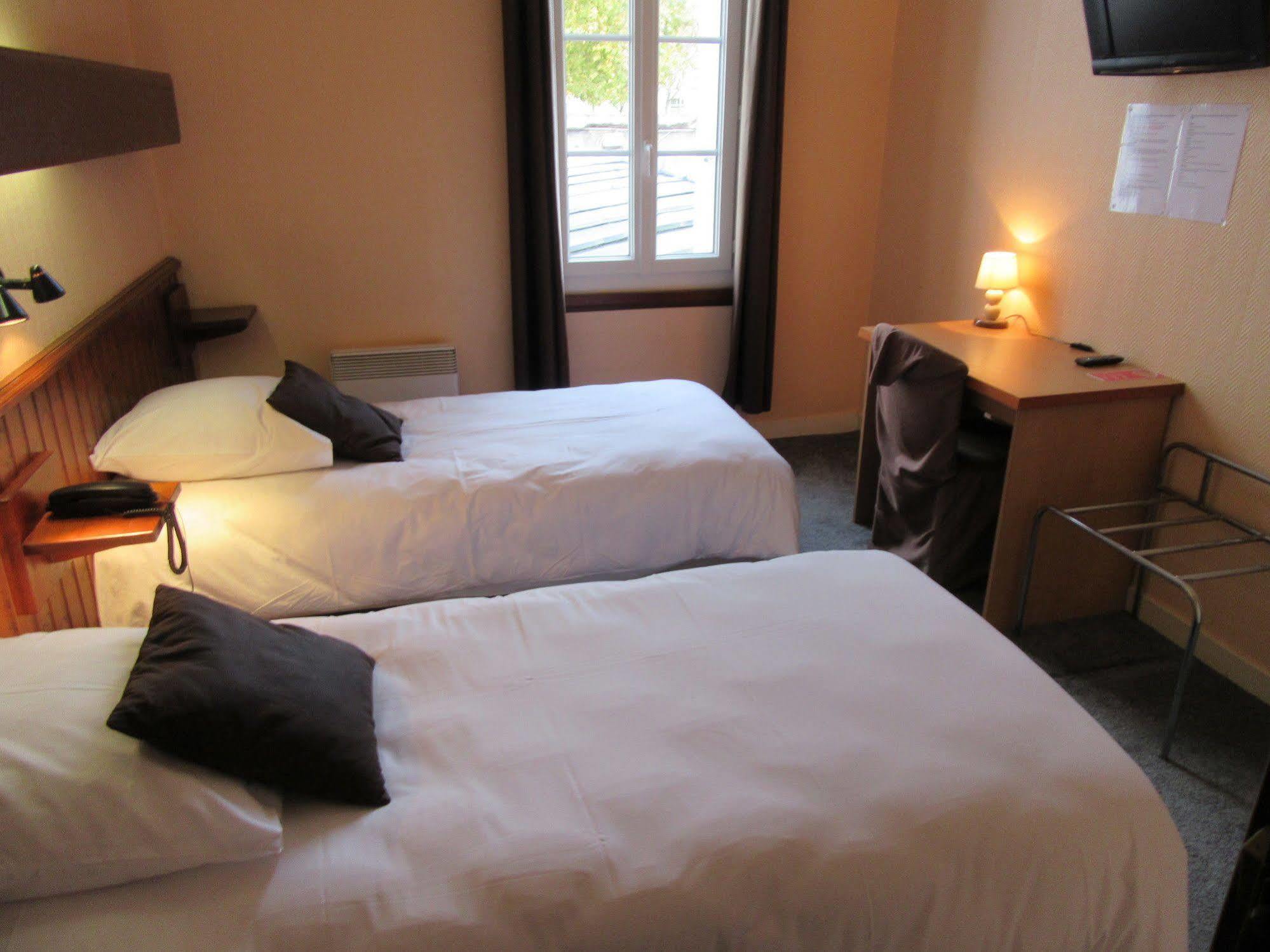 Contact Hotel De France Сент Екстер'єр фото